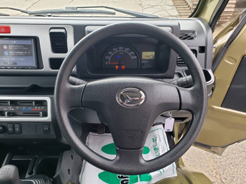 令和3年　ダイハツ　ハイゼット軽トラックジャンボ　4WD・デフロック（車検令和9年10月）