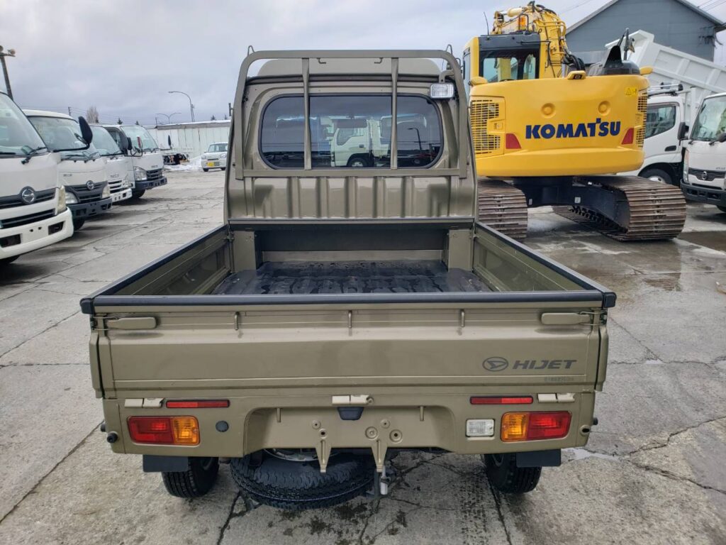 令和3年　ダイハツ　ハイゼット軽トラックジャンボ　4WD・デフロック（車検令和9年10月）