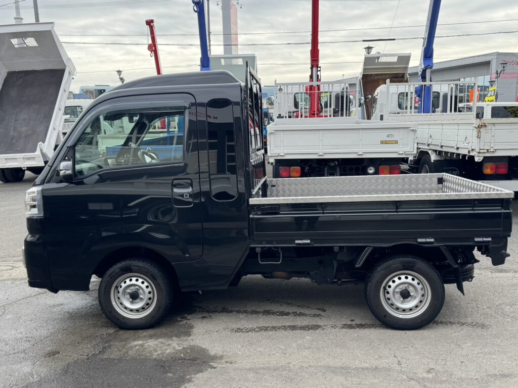 令和4年　ハイゼット軽トラジャンボエクストラ4WD　オートマ　走行約2万キロ　車検2年付