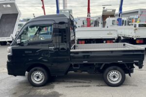 サムネイル: 令和4年　ハイゼット軽トラジャンボエクストラ4WD　オートマ　走行約2万キロ　車検2年付