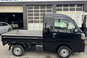 サムネイル: 令和4年　ハイゼット軽トラジャンボエクストラ4WD　オートマ　走行約2万キロ　車検2年付