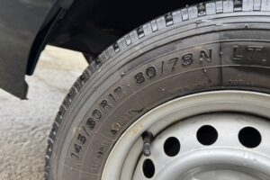 サムネイル: 令和4年　ハイゼット軽トラジャンボエクストラ4WD　オートマ　走行約2万キロ　車検2年付