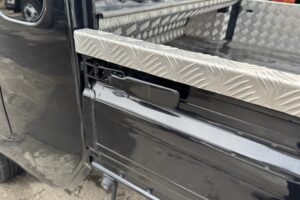 サムネイル: 令和4年　ハイゼット軽トラジャンボエクストラ4WD　オートマ　走行約2万キロ　車検2年付