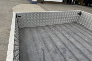 サムネイル: 令和4年　ハイゼット軽トラジャンボエクストラ4WD　オートマ　走行約2万キロ　車検2年付