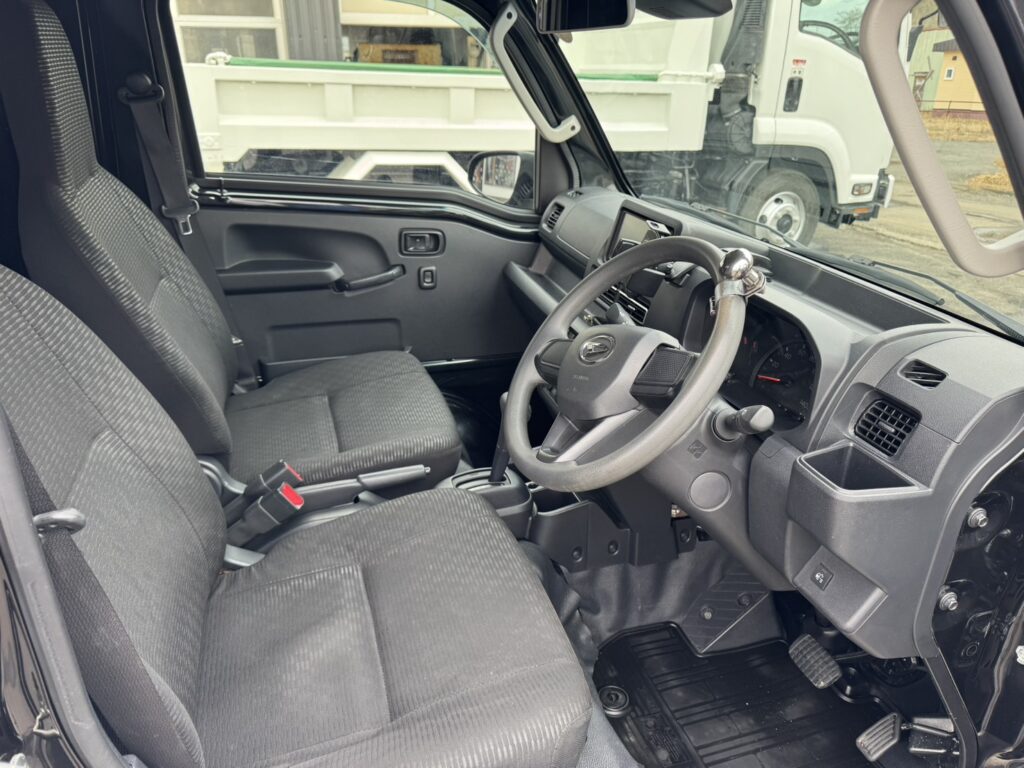 令和4年　ハイゼット軽トラジャンボエクストラ4WD　オートマ　走行約2万キロ　車検2年付