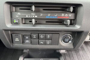 サムネイル: 令和4年　ハイゼット軽トラジャンボエクストラ4WD　オートマ　走行約2万キロ　車検2年付