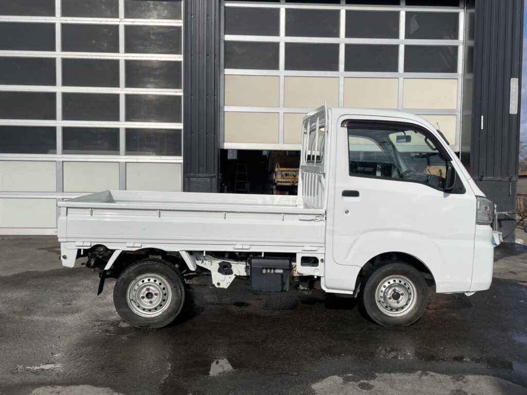 平成29年　ハイゼット軽トラスタンダード4WD　オートマ　車検2年付