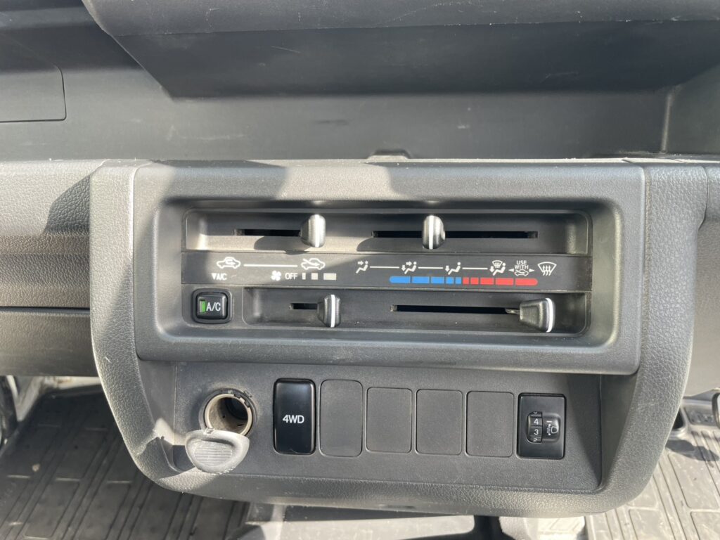 平成29年　ハイゼット軽トラスタンダード4WD　オートマ　車検2年付