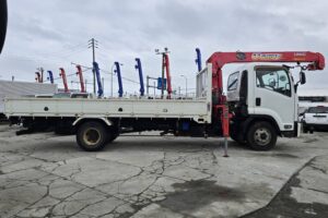 サムネイル: 平成27年　いすゞ　フォワード　４トン４段クレーンロング　フックイン・ラジコン付（車検令和８年11月）