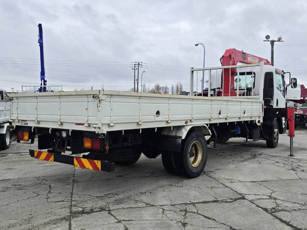 平成27年　いすゞ　フォワード　４トン４段クレーンロング　フックイン・ラジコン付（車検令和８年11月）