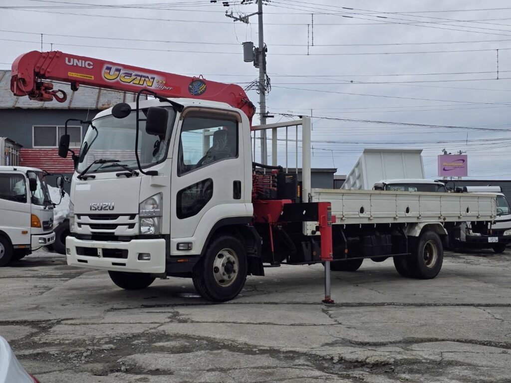 平成27年　いすゞ　フォワード　４トン４段クレーンロング　フックイン・ラジコン付（車検令和８年11月）