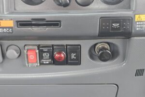 サムネイル: 平成27年　いすゞ　フォワード　４トン４段クレーンロング　フックイン・ラジコン付（車検令和８年11月）