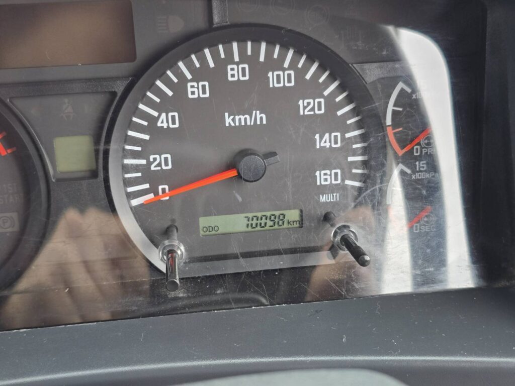 平成27年　いすゞ　フォワード　４トン４段クレーンロング　フックイン・ラジコン付（車検令和８年11月）