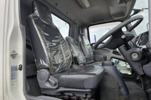 サムネイル: 平成27年　いすゞ　フォワード　４トン４段クレーンロング　フックイン・ラジコン付（車検令和８年11月）