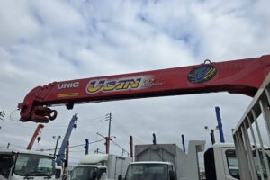 サムネイル: 平成27年　いすゞ　フォワード　４トン４段クレーンロング　フックイン・ラジコン付（車検令和８年11月）