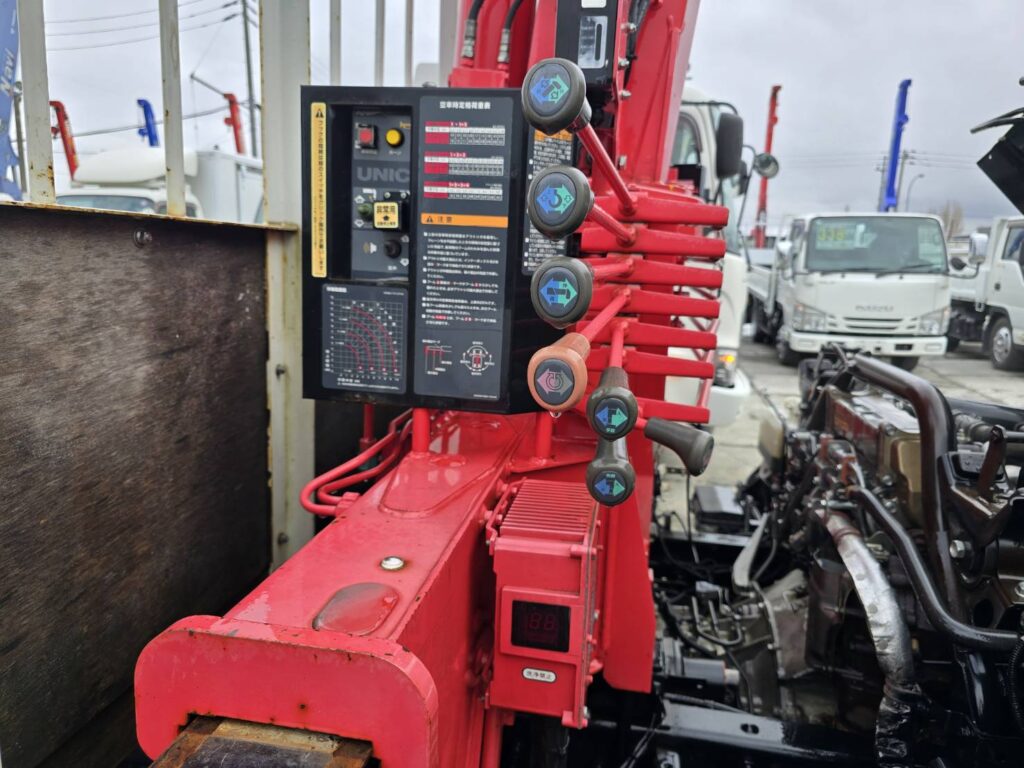 平成27年　いすゞ　フォワード　４トン４段クレーンロング　フックイン・ラジコン付（車検令和８年11月）