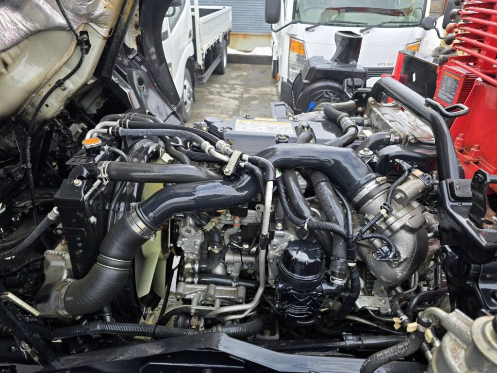 平成27年　いすゞ　フォワード　４トン４段クレーンロング　フックイン・ラジコン付（車検令和８年11月）