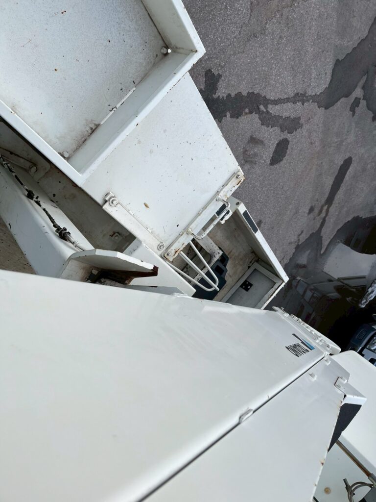 【★北見店★】【平成29年式】日野デュトロ9.9m高所作業車　FRPバケット【お問い合わせは北見店へ～TEL0157-57-7166～】