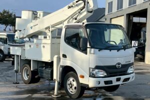 サムネイル: 【★北見店★】【平成29年式】日野デュトロ9.9m高所作業車　FRPバケット【お問い合わせは北見店へ～TEL0157-57-7166～】