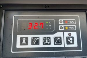 サムネイル: 【★北見店★】【平成29年式】日野デュトロ9.9m高所作業車　FRPバケット【お問い合わせは北見店へ～TEL0157-57-7166～】