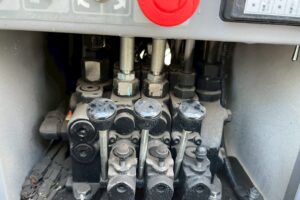 サムネイル: 【★北見店★】【平成29年式】日野デュトロ9.9m高所作業車　FRPバケット【お問い合わせは北見店へ～TEL0157-57-7166～】