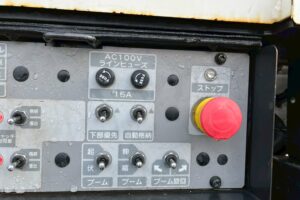 サムネイル: 【★北見店★】【平成29年式】日野デュトロ9.9m高所作業車　FRPバケット【お問い合わせは北見店へ～TEL0157-57-7166～】