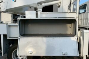 サムネイル: 【★北見店★】【平成29年式】日野デュトロ9.9m高所作業車　FRPバケット【お問い合わせは北見店へ～TEL0157-57-7166～】