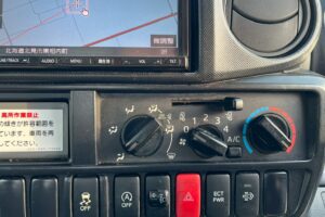 サムネイル: 【★北見店★】【平成29年式】日野デュトロ9.9m高所作業車　FRPバケット【お問い合わせは北見店へ～TEL0157-57-7166～】