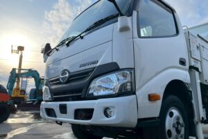 サムネイル: 【★北見店★】【平成29年式】日野デュトロ9.9m高所作業車　FRPバケット【お問い合わせは北見店へ～TEL0157-57-7166～】