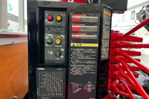 サムネイル: 【★北見店★】平成20年式　日野デュトロ2ｔ４段クレーン　ラジコン付　ロング　フックイン 【お問い合わせは北見店へ～TEL0157-57-7166～】