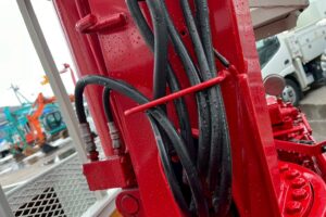 サムネイル: 【★北見店★】平成20年式　日野デュトロ2ｔ４段クレーン　ラジコン付　ロング　フックイン 【お問い合わせは北見店へ～TEL0157-57-7166～】