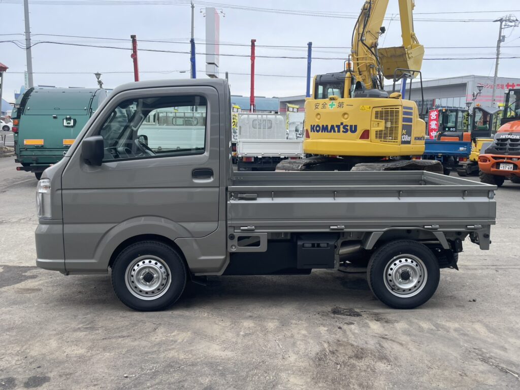 令和7年　キャリイトラック　KCエアコン・パワステ　４WD　オートマ　走行10㎞　車検令和9年9月