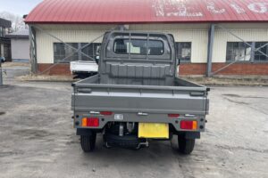 サムネイル: 令和7年　キャリイトラック　KCエアコン・パワステ　４WD　オートマ　走行10㎞　車検令和9年9月