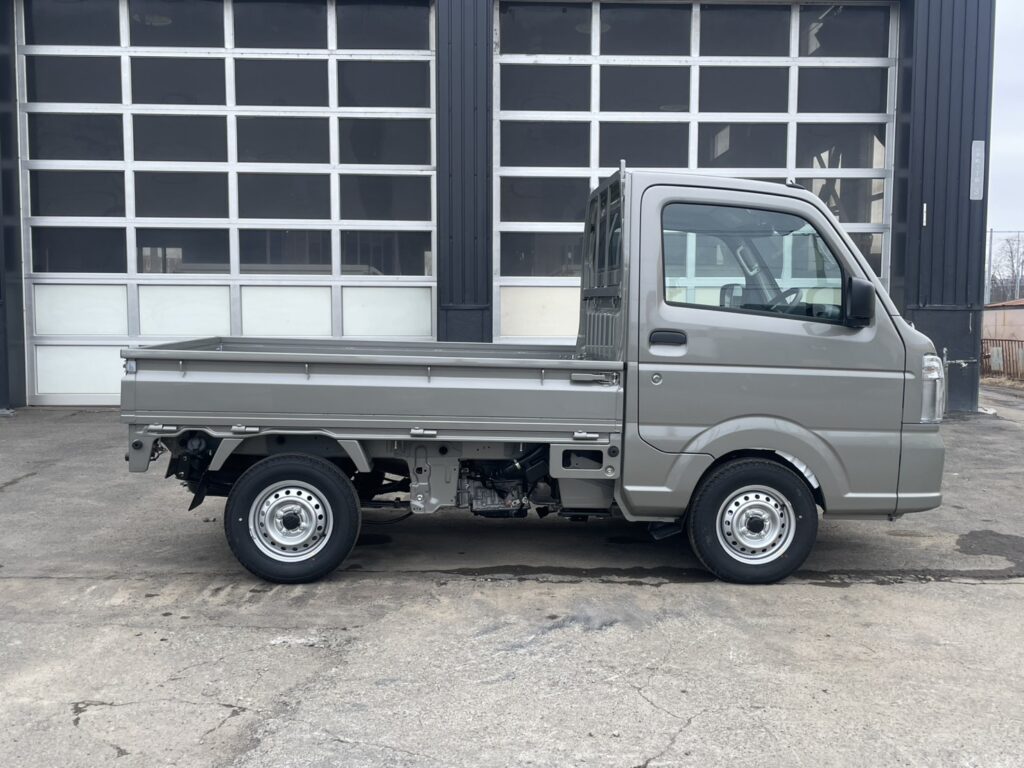 令和7年　キャリイトラック　KCエアコン・パワステ　４WD　オートマ　走行10㎞　車検令和9年9月