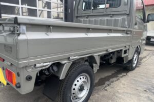 サムネイル: 令和7年　キャリイトラック　KCエアコン・パワステ　４WD　オートマ　走行10㎞　車検令和9年9月