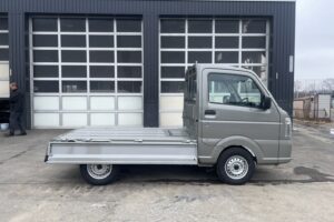 サムネイル: 令和7年　キャリイトラック　KCエアコン・パワステ　４WD　オートマ　走行10㎞　車検令和9年9月