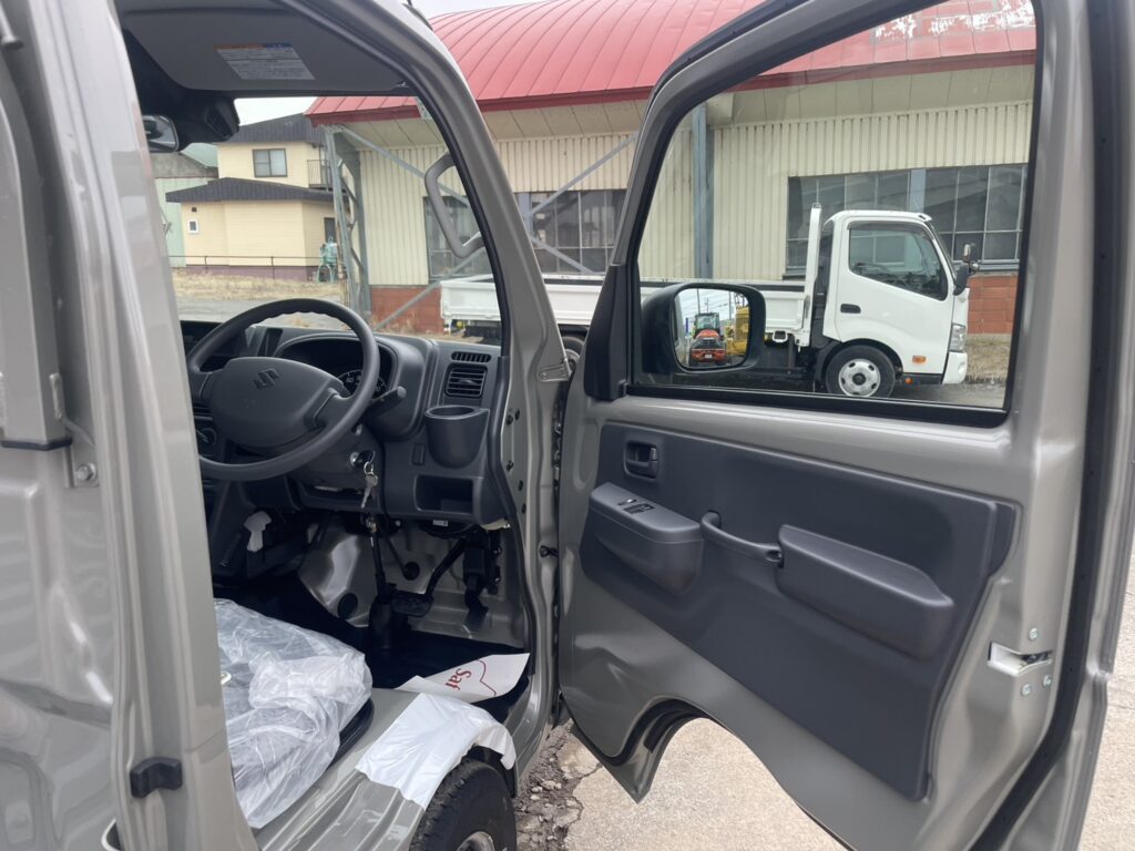 令和7年　キャリイトラック　KCエアコン・パワステ　４WD　オートマ　走行10㎞　車検令和9年9月