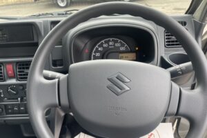 サムネイル: 令和7年　キャリイトラック　KCエアコン・パワステ　４WD　オートマ　走行10㎞　車検令和9年9月