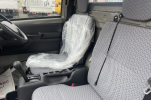 サムネイル: 令和7年　キャリイトラック　KCエアコン・パワステ　４WD　オートマ　走行10㎞　車検令和9年9月