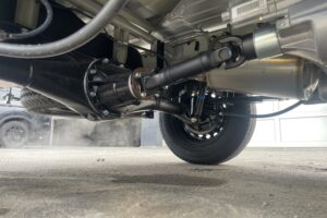 サムネイル: 令和7年　キャリイトラック　KCエアコン・パワステ　４WD　オートマ　走行10㎞　車検令和9年9月