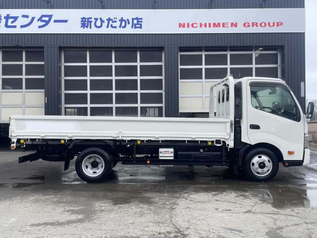 令和2年　デュトロ2トン平ワイドロング　オートマ　フル装備　走行6.7万キロ　車検1年付