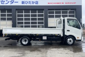 サムネイル: 令和2年　デュトロ2トン平ワイドロング　オートマ　フル装備　走行6.7万キロ　車検1年付