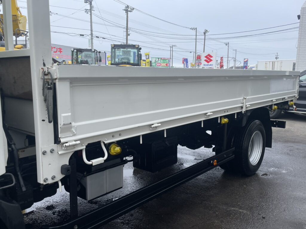 令和2年　デュトロ2トン平ワイドロング　オートマ　フル装備　走行6.7万キロ　車検1年付