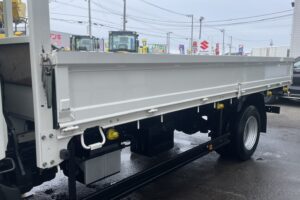 サムネイル: 令和2年　デュトロ2トン平ワイドロング　オートマ　フル装備　走行6.7万キロ　車検1年付