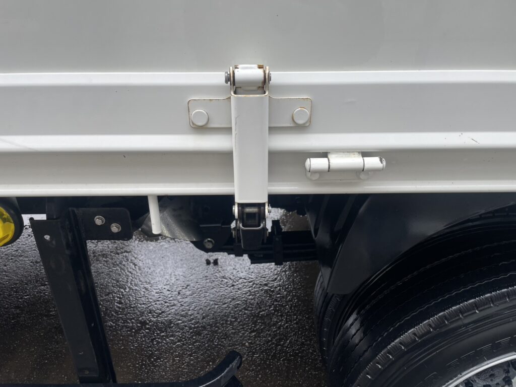 令和2年　デュトロ2トン平ワイドロング　オートマ　フル装備　走行6.7万キロ　車検1年付