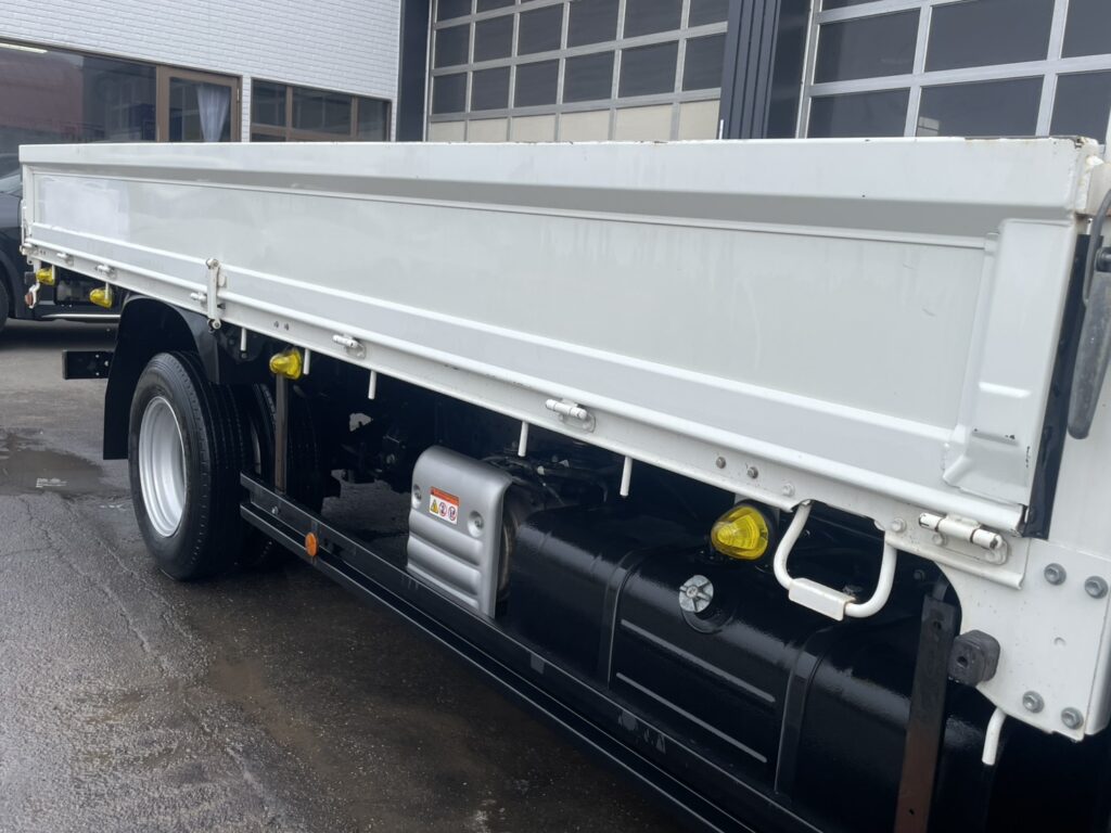 令和2年　デュトロ2トン平ワイドロング　オートマ　フル装備　走行6.7万キロ　車検1年付