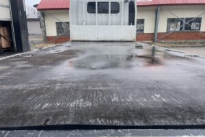 サムネイル: 令和2年　デュトロ2トン平ワイドロング　オートマ　フル装備　走行6.7万キロ　車検1年付