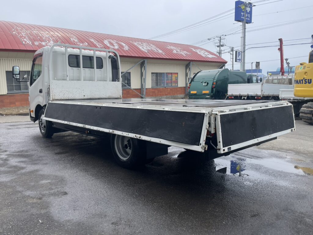令和2年　デュトロ2トン平ワイドロング　オートマ　フル装備　走行6.7万キロ　車検1年付