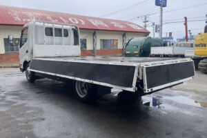サムネイル: 令和2年　デュトロ2トン平ワイドロング　オートマ　フル装備　走行6.7万キロ　車検1年付