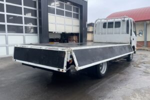 サムネイル: 令和2年　デュトロ2トン平ワイドロング　オートマ　フル装備　走行6.7万キロ　車検1年付